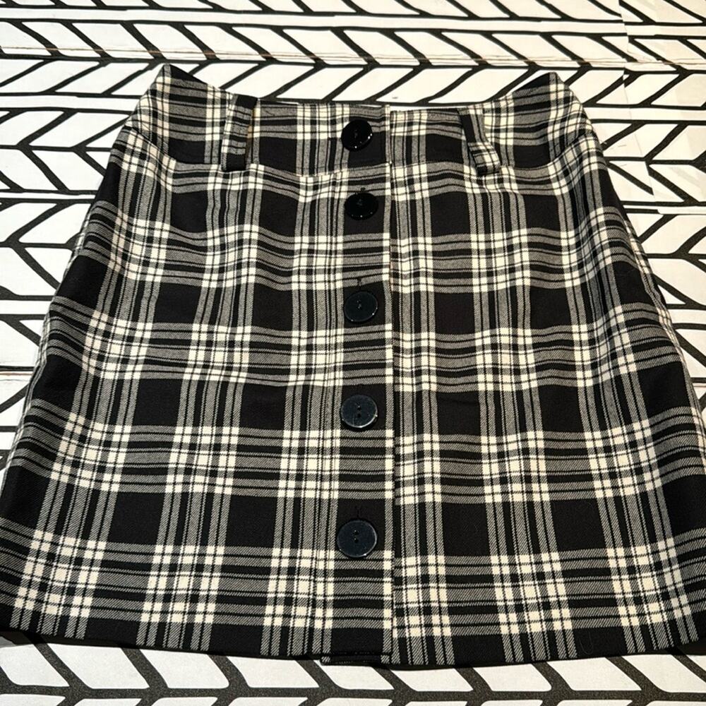 Pendleton black and white plaid button front 100% virgin wool skirt size 8